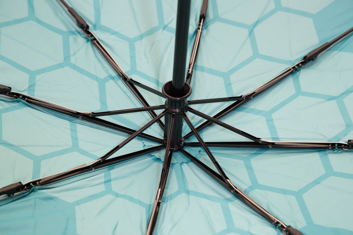 Carbon Fiber Golf Umbrellas by iBrolly USA